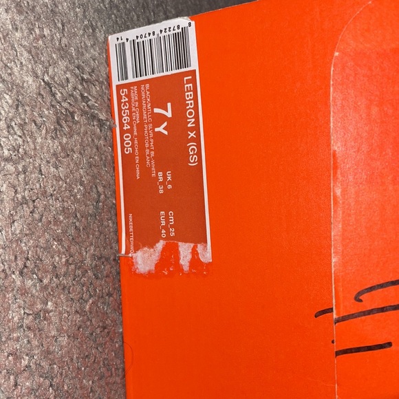 I am  selling Nike Lebron X (GS), A size 7y. - Picture 3 of 3